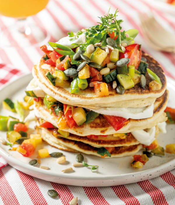 Pancakes met tomaat en mozzarella 